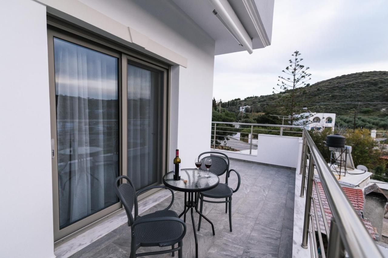 Lychnos Apartments 카밀라리 외부 사진
